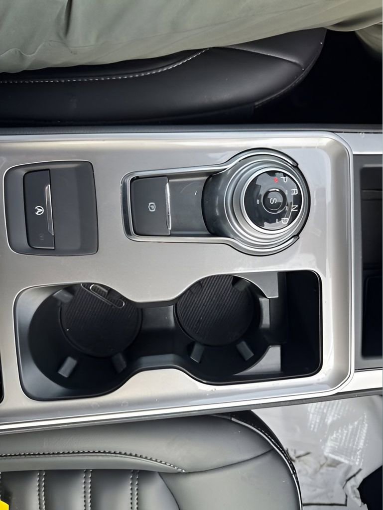 Used 2024 Ford Edge SEL w/ Convenience Package image 18