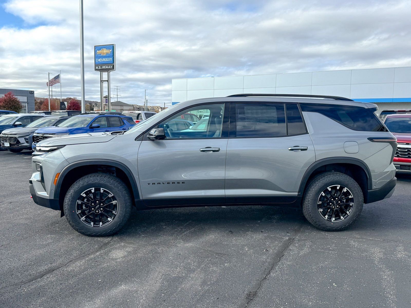 New 2026 Chevrolet Traverse Z71 w/ Enhanced Driving Package AWD/4WD image 4