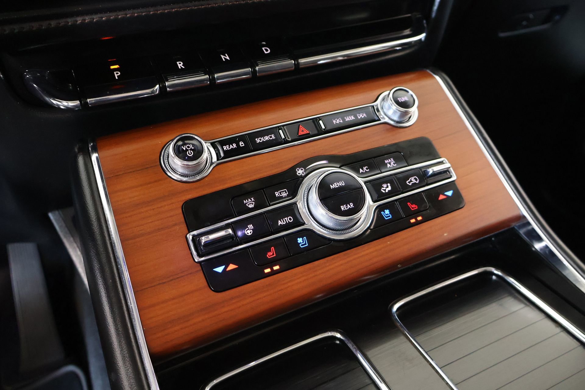 Used 2021 Lincoln Aviator Grand Touring w/ Equipment Group 302A image 8