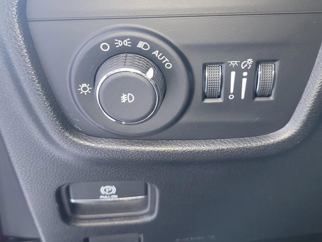 Used 2023 Jeep Grand Cherokee Limited w/ Black Appearance Package image 31