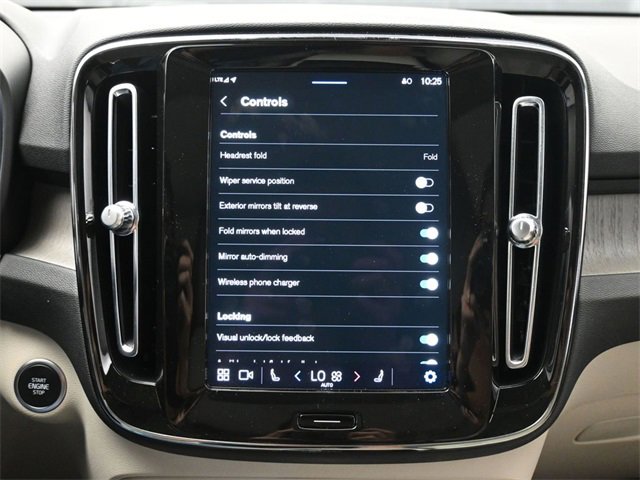Used 2024 Volvo XC40 B5 Plus w/ Protection Package Premier image 16
