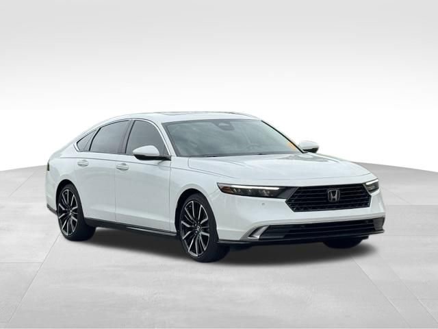 Used 2024 Honda Accord Touring image 1