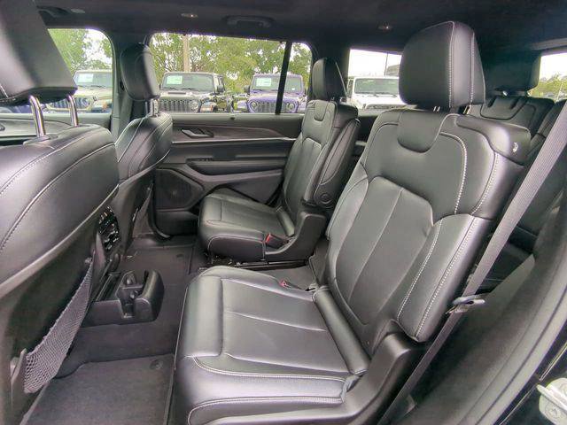 Certified 2025 Jeep Grand Cherokee L Limited w/ Luxury Tech Group II AWD/4WD image 16