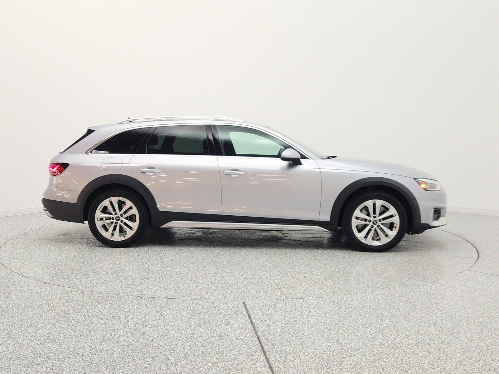 Used 2023 Audi A4 2.0T allroad Premium Plus w/ Premium Plus Package AWD/4WD image 4