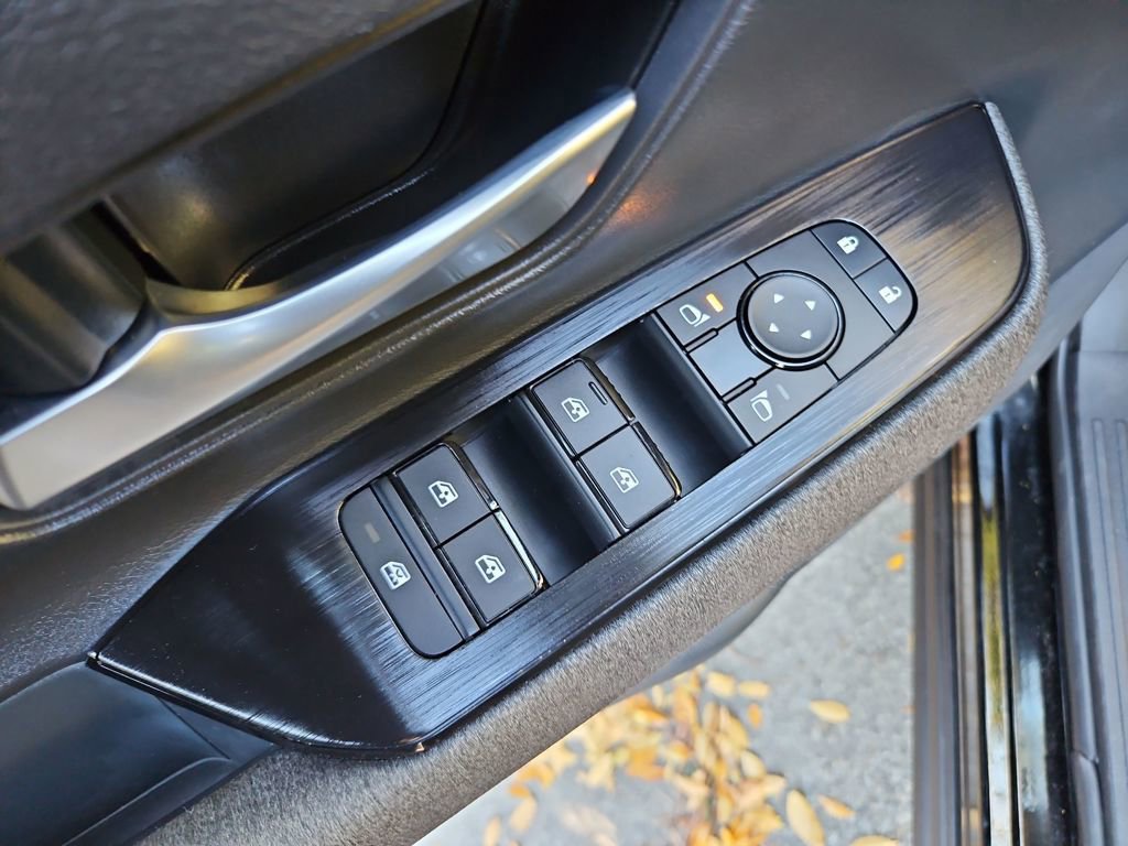 Used 2025 Nissan Kicks SV w/ SV Premium Package image 28