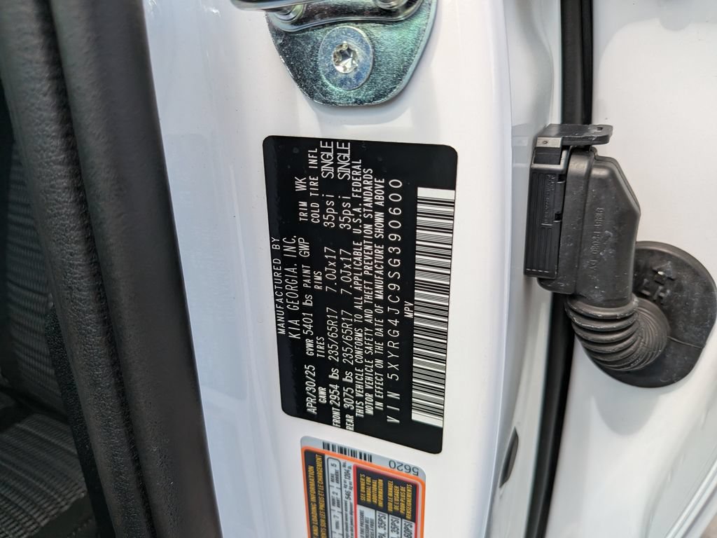 Certified 2025 Kia Sorento LX FWD image 36