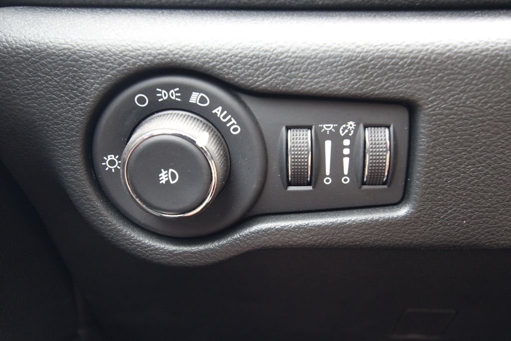 Used 2026 Chrysler Pacifica Select AWD/4WD image 22