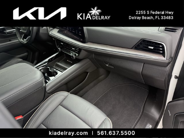 Used 2025 Chevrolet Tahoe Premier RWD image 11