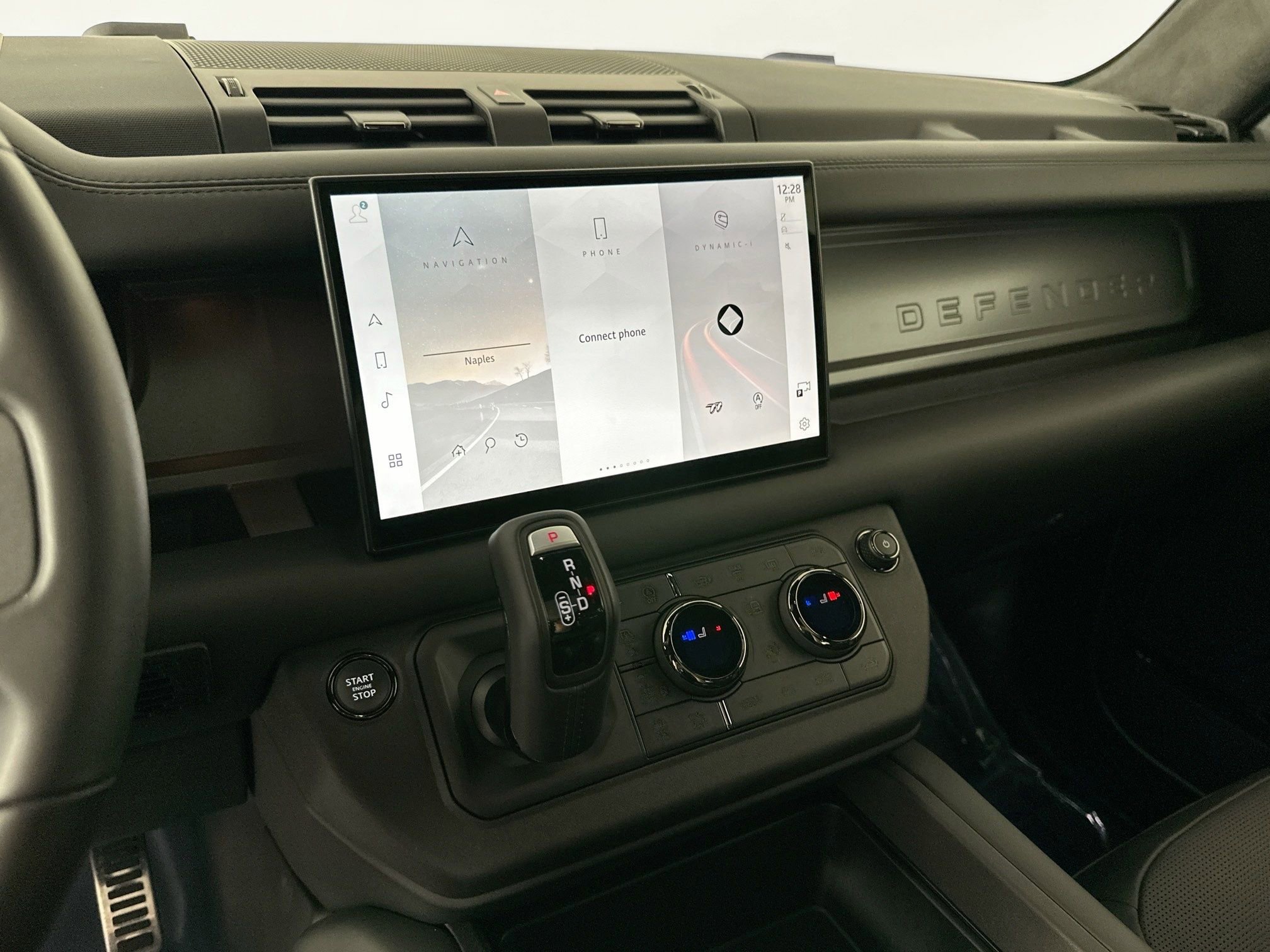 Used 2025 Land Rover Defender 110 image 13