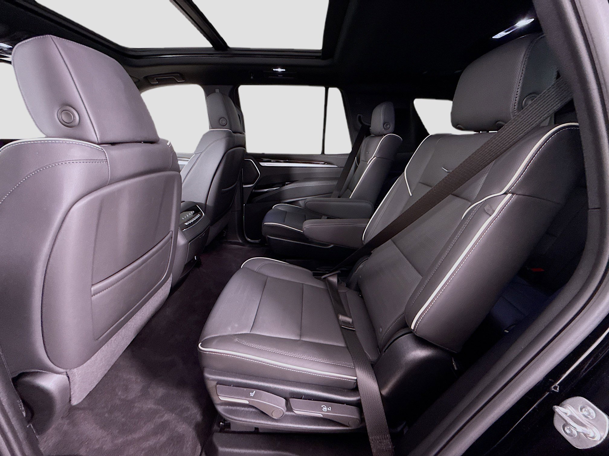 Used 2025 Cadillac Escalade Premium Luxury w/ Touring Package image 26