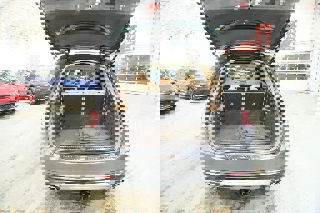 Used 2020 Mercedes-Benz GLS 450 4MATIC image 10