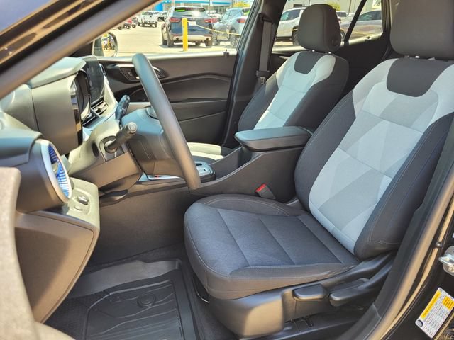Certified 2024 Chevrolet Trax LS w/ LS Convenience Package FWD image 16
