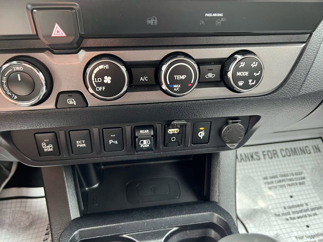 Used 2019 Toyota Tacoma TRD Sport w/ Technology Package AWD/4WD image 18