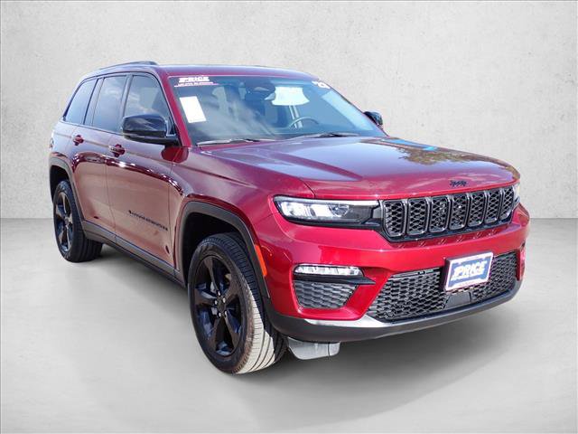 Used 2023 Jeep Grand Cherokee Limited w/ Black Appearance Package AWD/4WD image 6