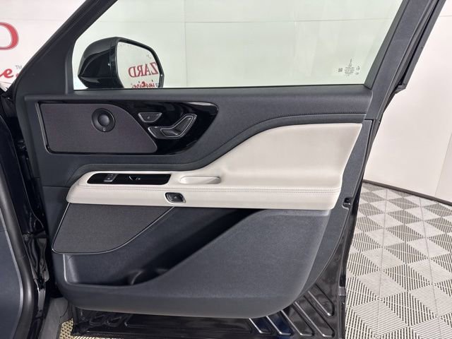 New 2026 Lincoln Aviator 2WD image 21