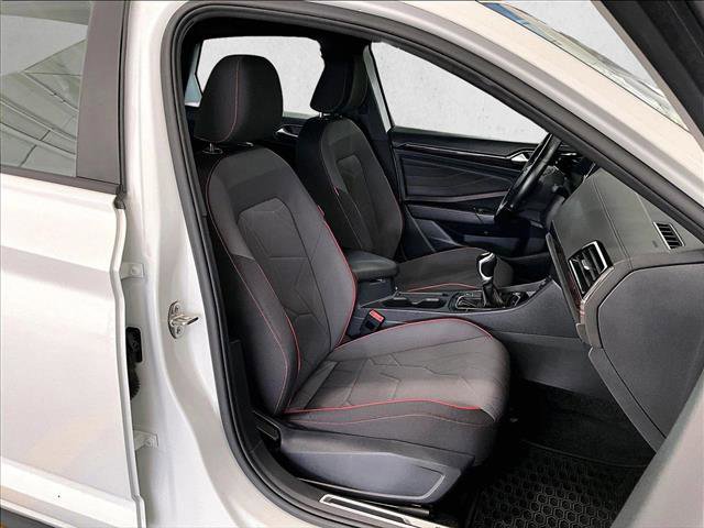 Used 2024 Volkswagen Jetta GLI 40th Anniversary Edition FWD image 9
