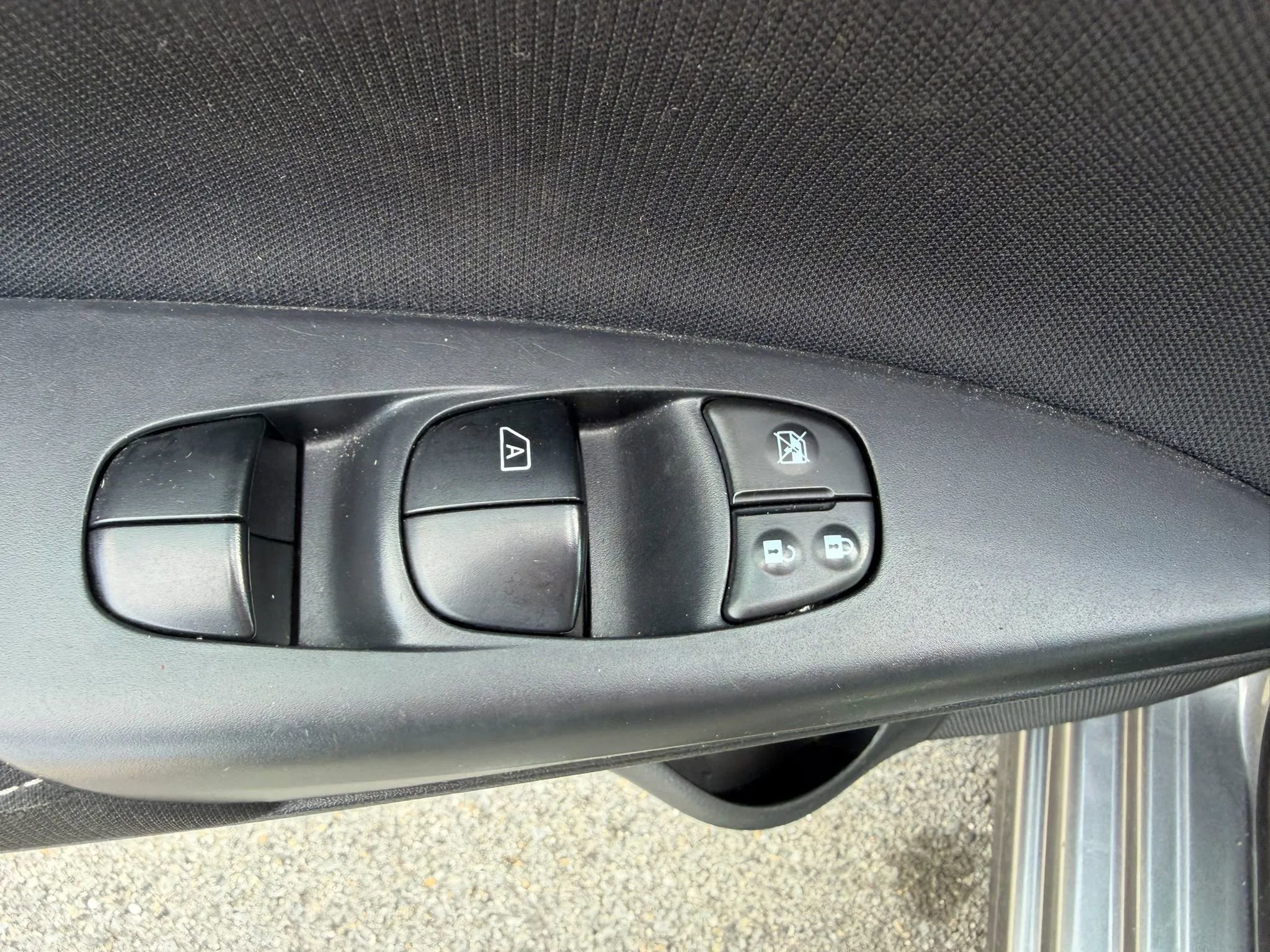 Used 2015 Nissan Sentra S image 21