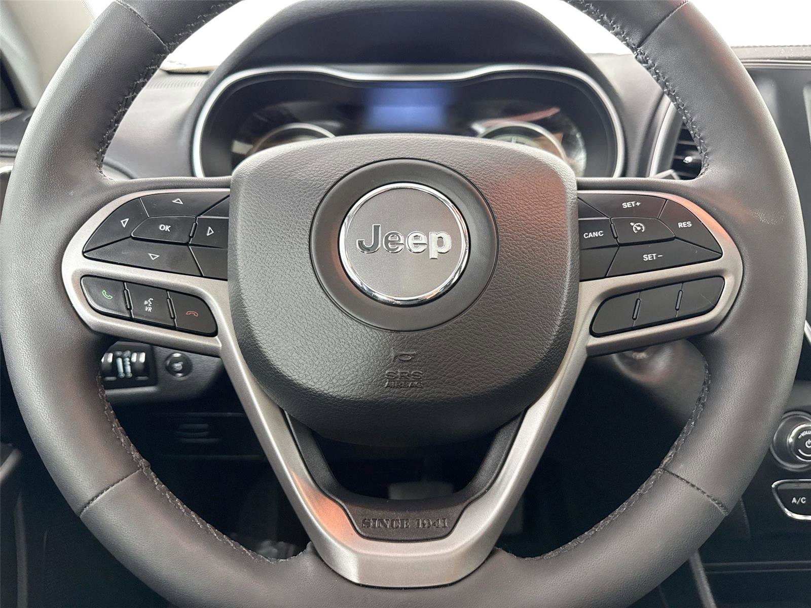 Used 2022 Jeep Cherokee Latitude Lux w/ Sun & Sound Group AWD/4WD image 15