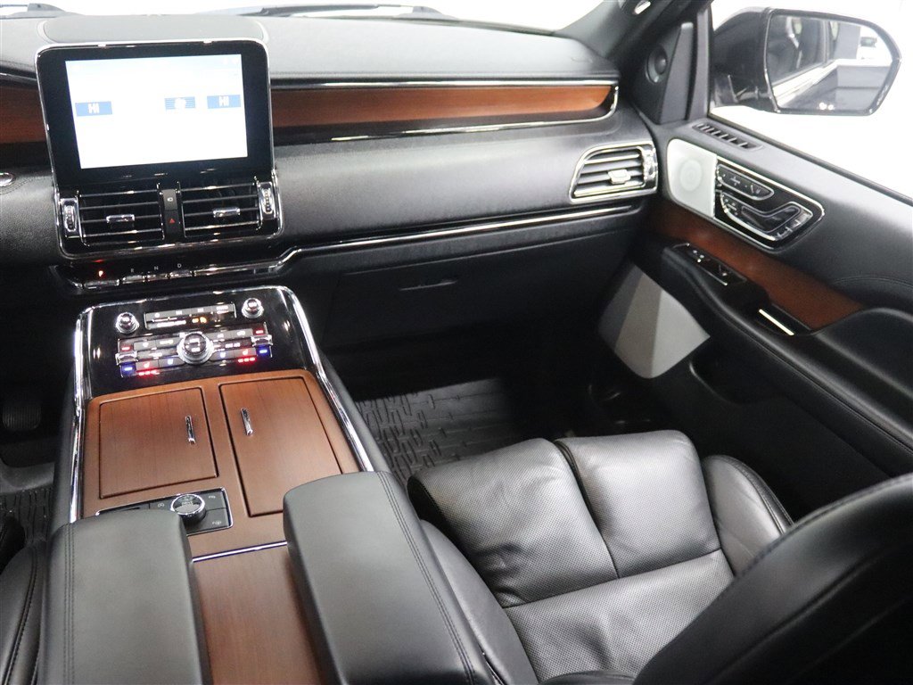 Used 2020 Lincoln Navigator Reserve w/ Luxury Package image 23