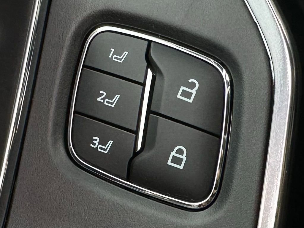 New 2026 Ford F250 Platinum w/ Tremor Off-Road Package image 48