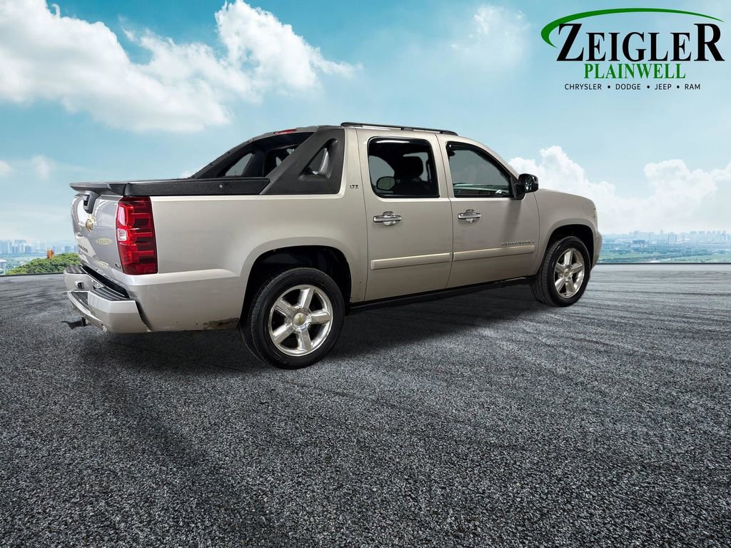 Used 2007 Chevrolet Avalanche LTZ w/ LTZ Preferred Equipment Group image 7