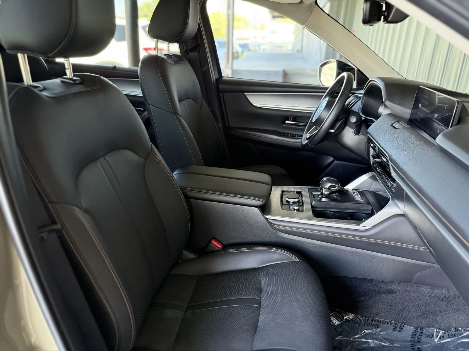 Used 2025 MAZDA CX-70 Plug-In Hybrid w/ Premium Pkg image 18