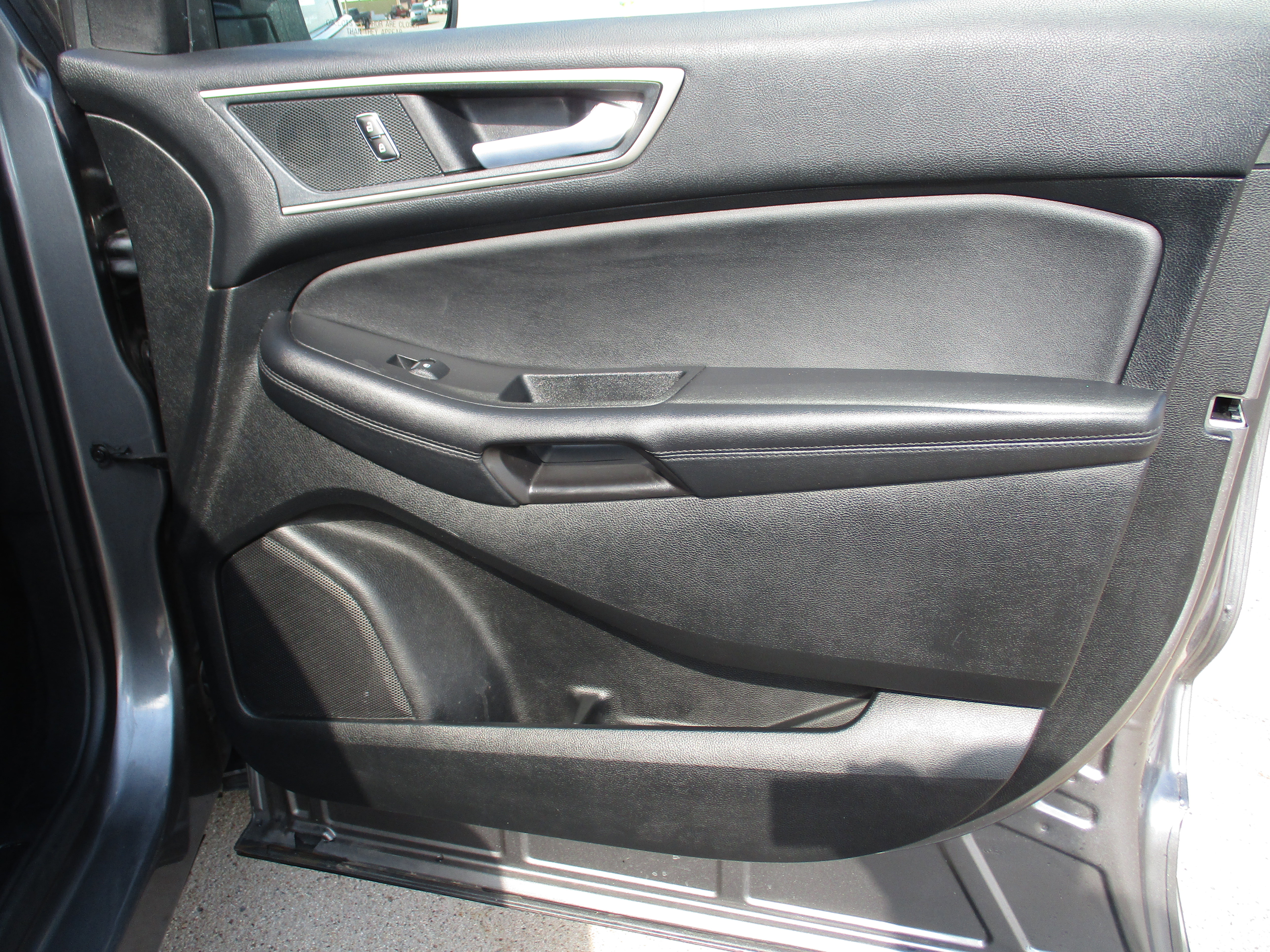Used 2024 Ford Edge SEL image 27