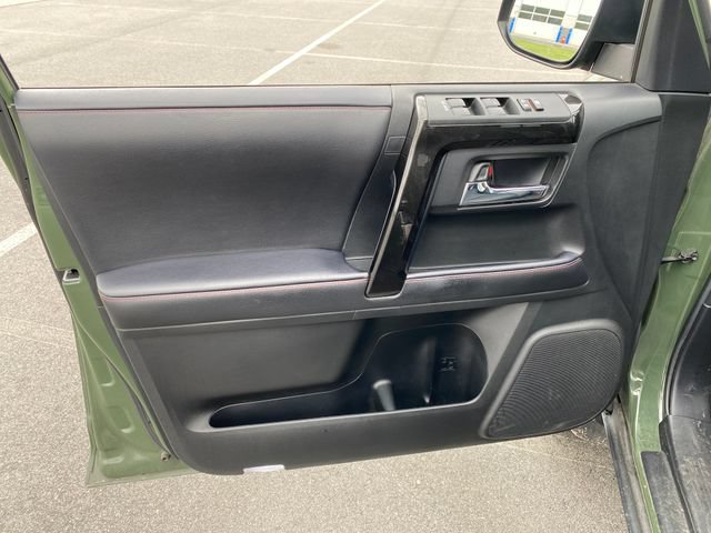 Used 2022 Toyota 4Runner TRD Off-Road Premium w/ Moonroof Package AWD/4WD image 25