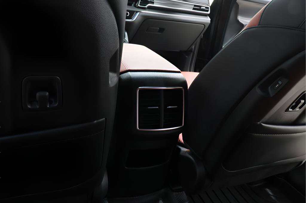 Used 2025 Kia Sportage SX Prestige image 25