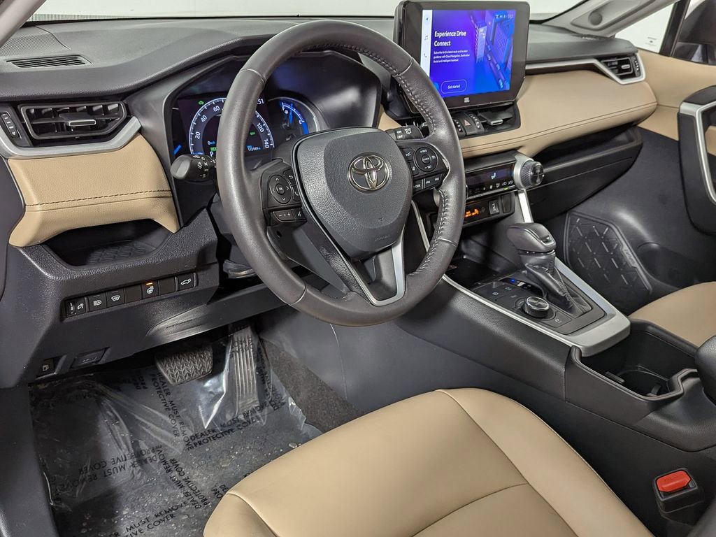 Used 2023 Toyota RAV4 XLE Premium image 18