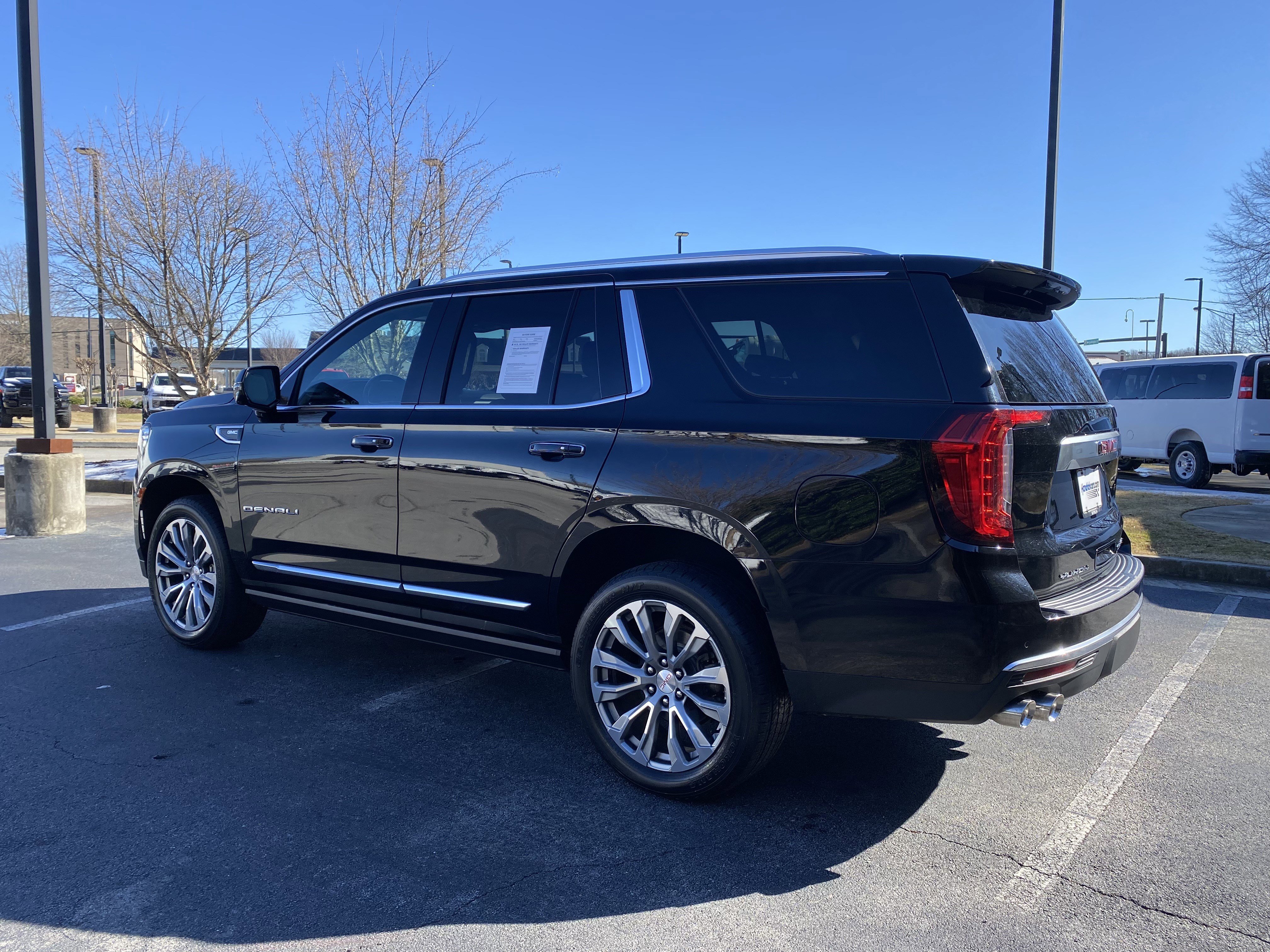 Used 2021 GMC Yukon Denali w/ Denali Premium Package image 7