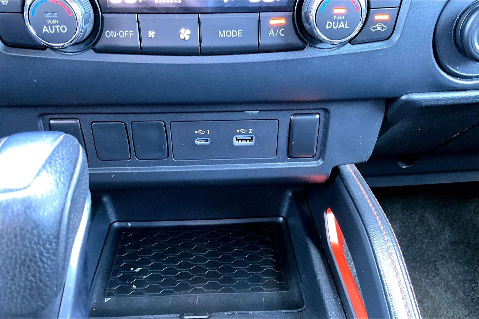 Used 2022 Nissan Frontier Pro-X RWD image 23