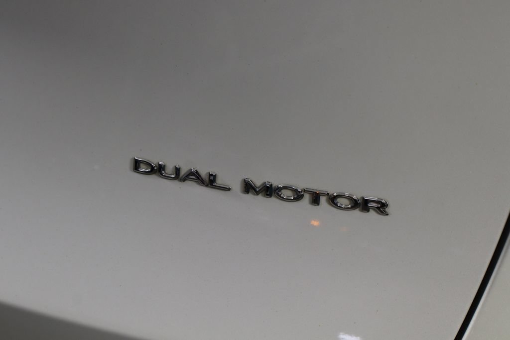 Used 2023 Tesla Model Y Long Range AWD/4WD image 48