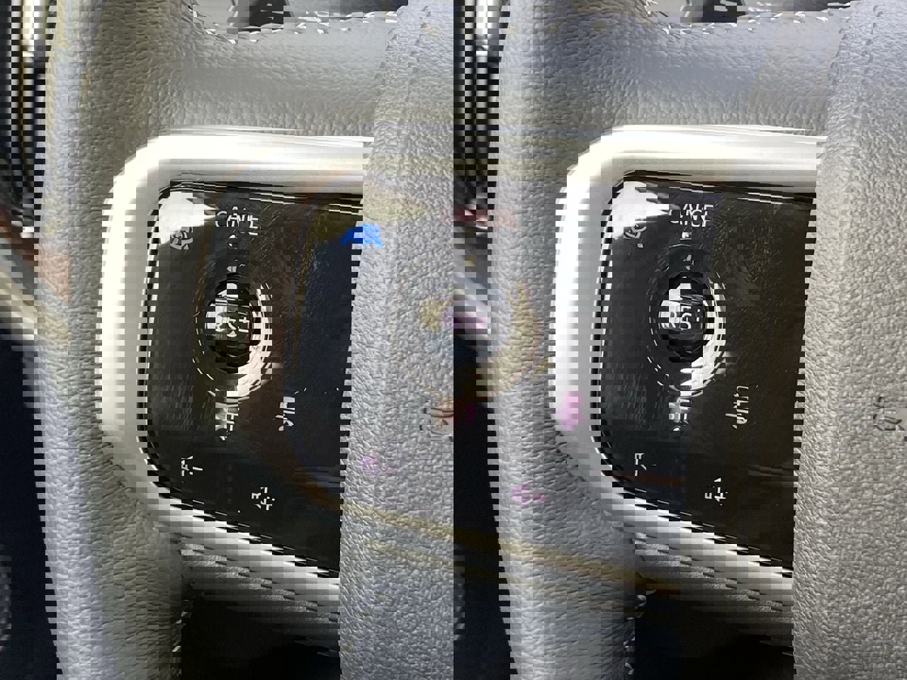 New 2026 Nissan Armada SL w/ Captain's Chari Seat Package image 33