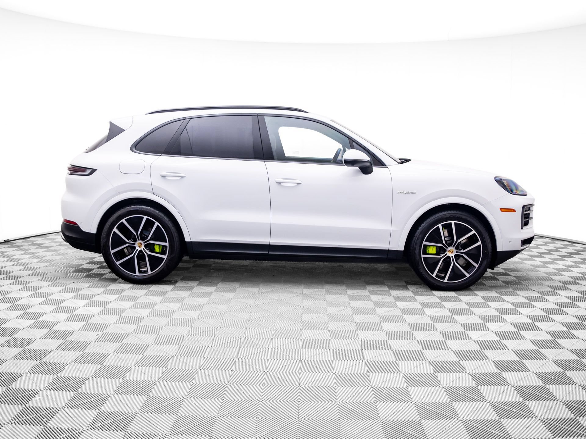 Certified 2024 Porsche Cayenne AWD/4WD image 7