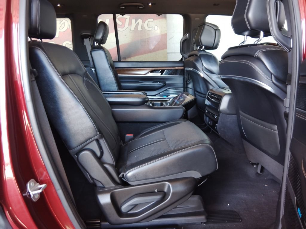 Used 2022 Jeep Grand Wagoneer Series I AWD/4WD image 15
