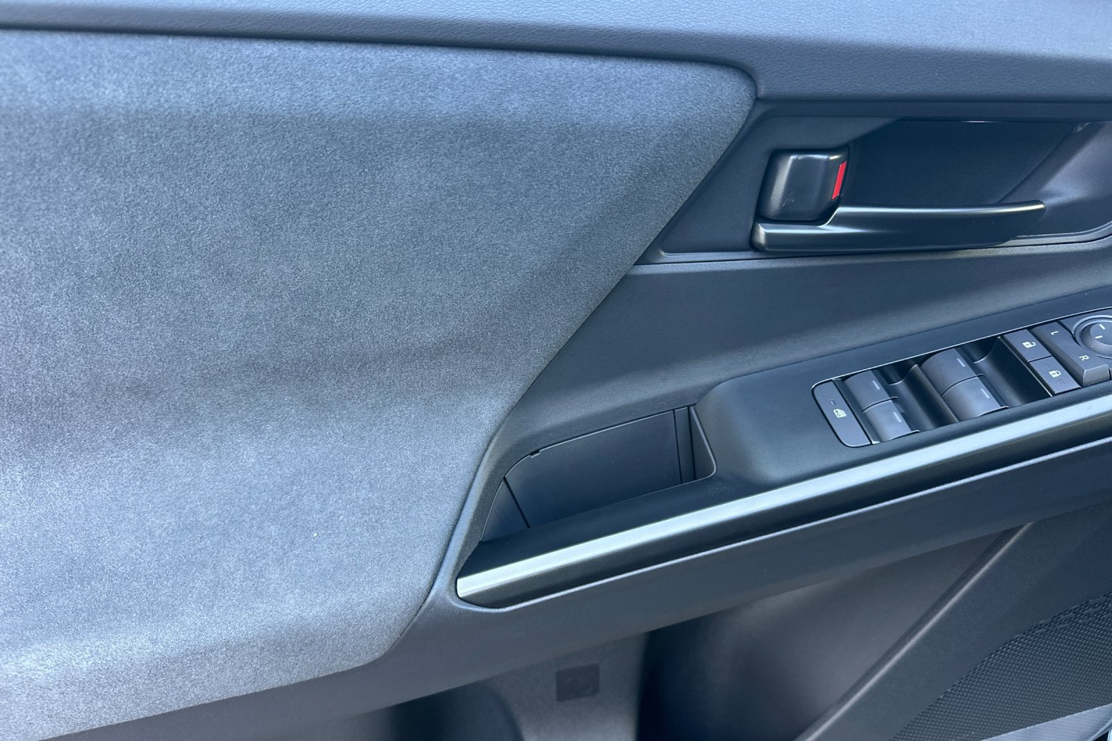 New 2026 Toyota C-HR AWD/4WD image 11