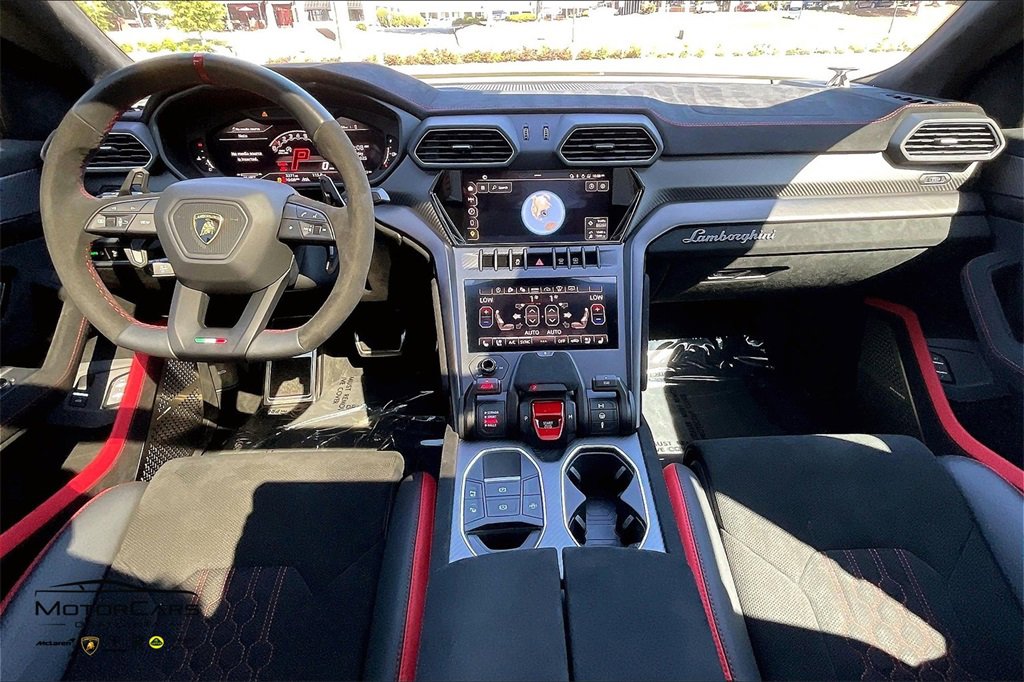 Used 2024 Lamborghini Urus Performante image 15