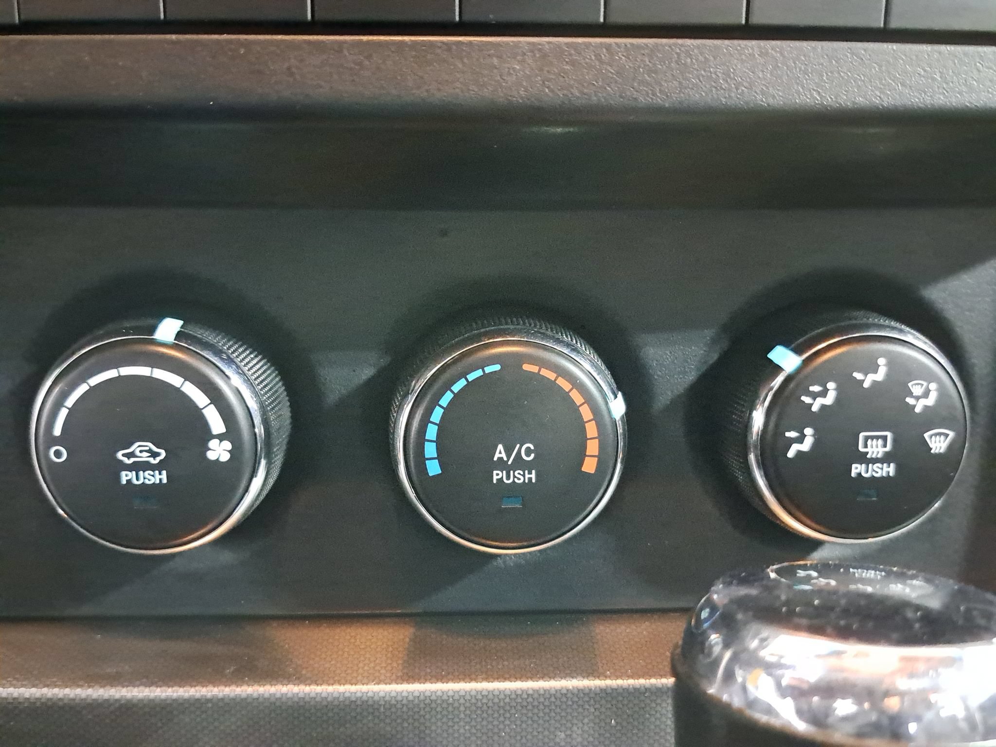 Used 2011 Jeep Liberty Sport AWD/4WD image 21