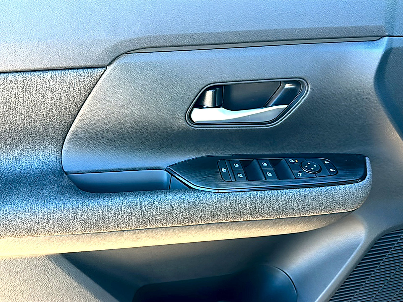 New 2026 Nissan Kicks SV w/ SV Premium Package image 14
