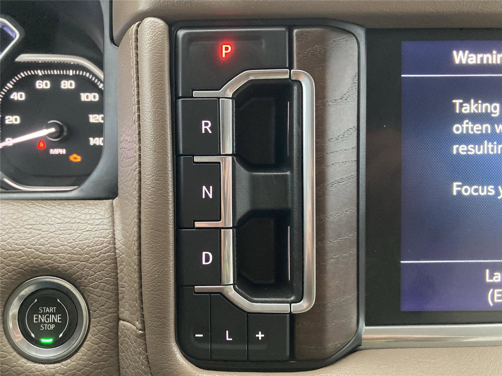 Used 2021 GMC Yukon Denali w/ Denali Premium Package image 15