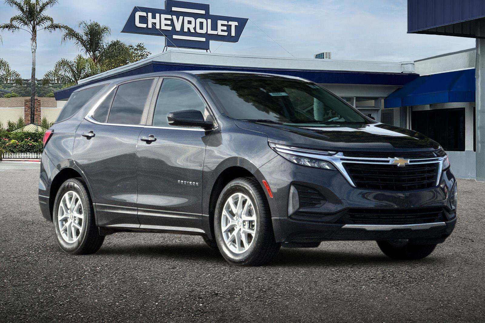 Used 2023 Chevrolet Equinox LT image 32