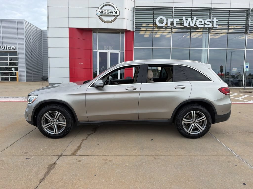 Used 2021 Mercedes-Benz GLC 300 4MATIC image 2