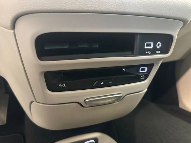 Used 2017 Chrysler Pacifica Touring-L Plus w/ Tire & Wheel Group FWD image 33