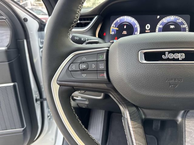 New 2025 Jeep Grand Cherokee L Limited w/ Luxury Tech Group II RWD image 16