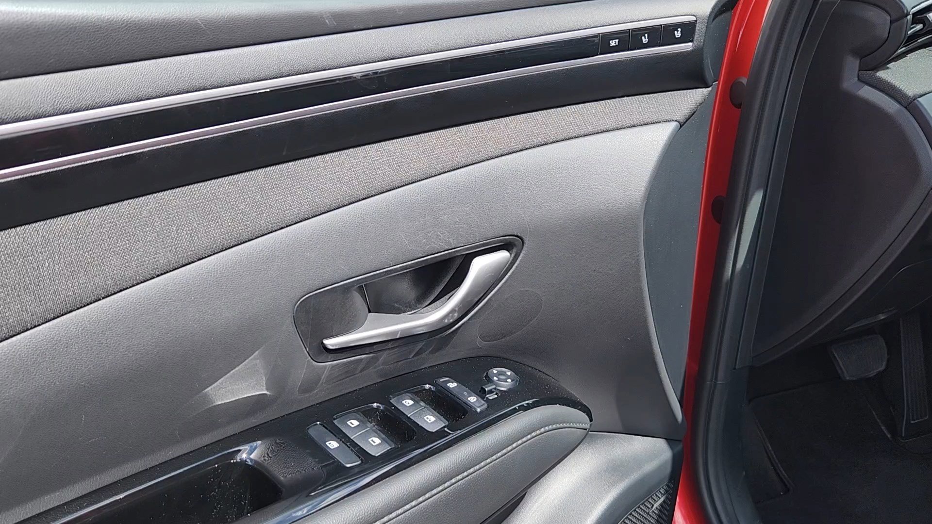 Certified 2023 Hyundai Tucson Limited w/ Cargo Package image 7