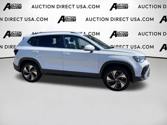 Used 2025 Volkswagen Taos SE AWD/4WD image 24