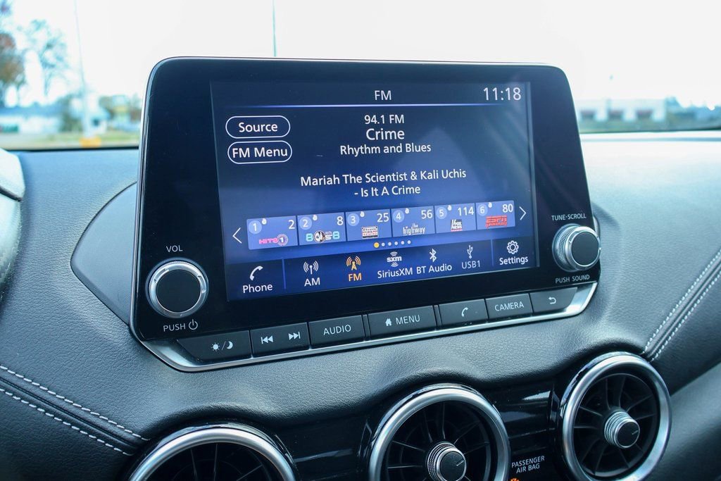 Used 2023 Nissan Sentra SV image 3