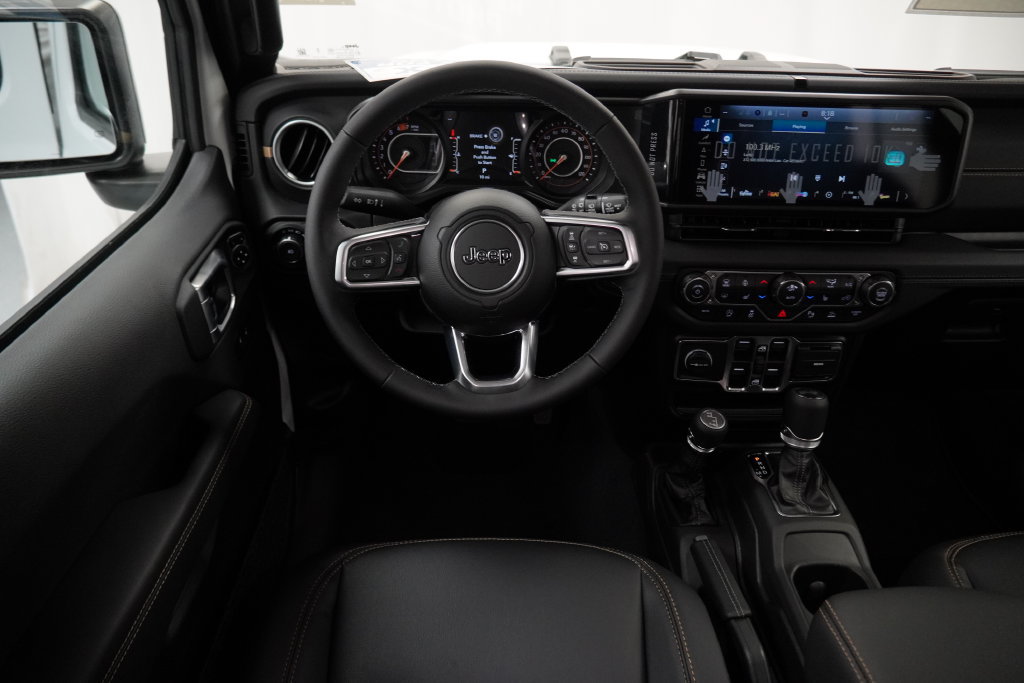 New 2026 Jeep Wrangler Unlimited Sahara AWD/4WD image 19