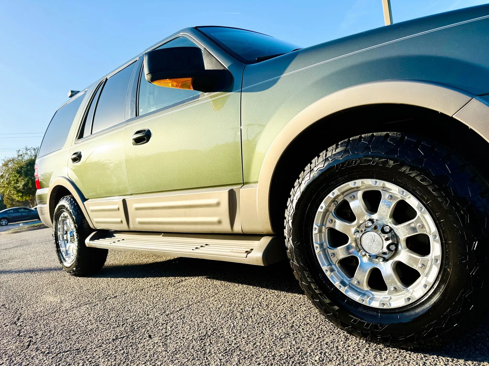 Used 2004 Ford Expedition Eddie Bauer image 36